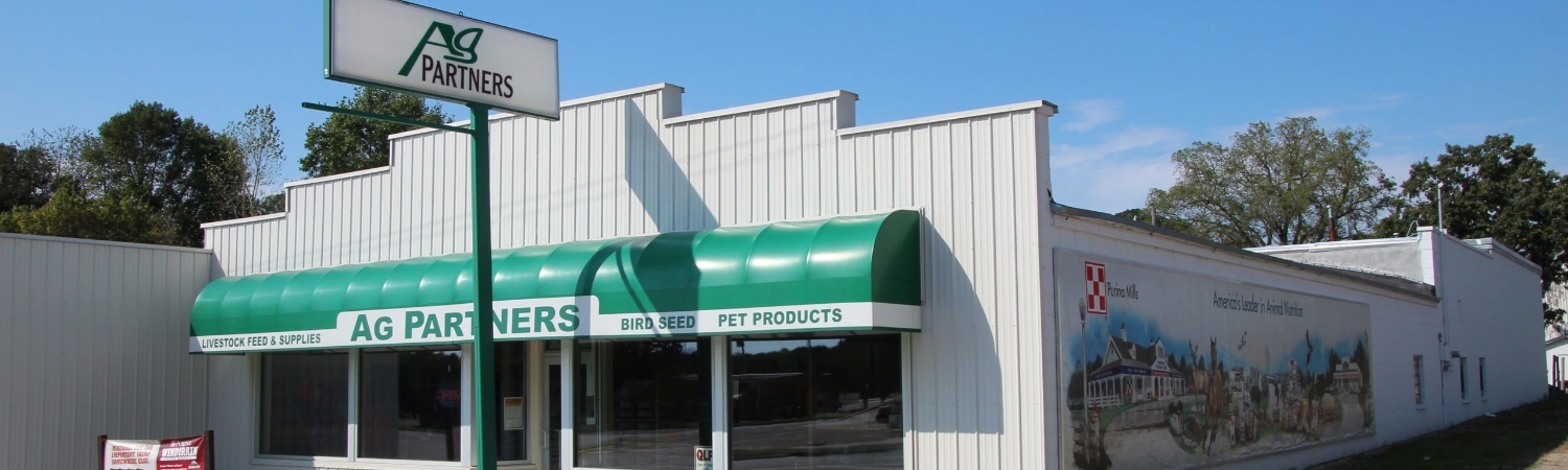 Exterior of Plainview farm store